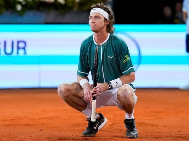 的多场季前 的多场季前