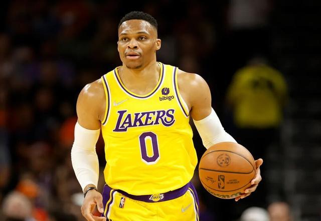 讲究中前场 讲究中前场